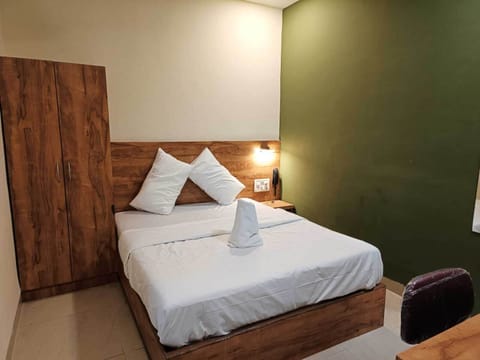 Double Room | Desk, free WiFi