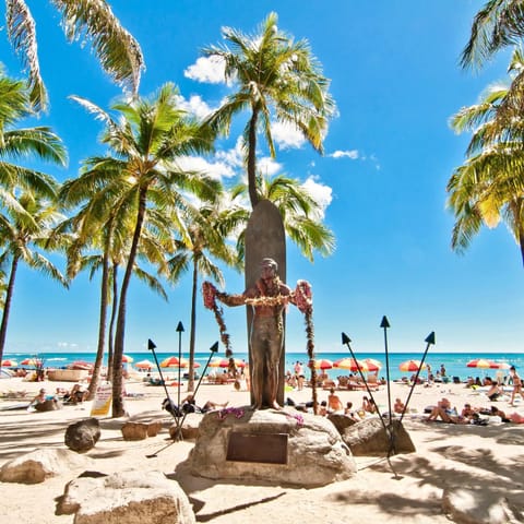 Beach nearby, sun loungers