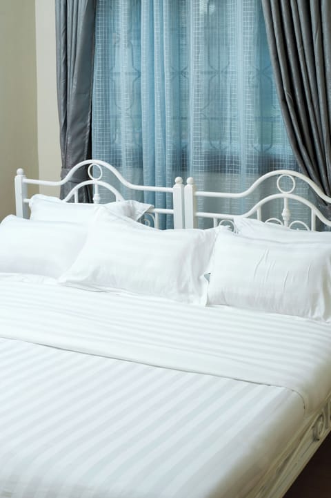 Comfort Double Room, Garden View | Desk, free WiFi