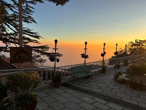 Asraya Lawn View Room | Garden view