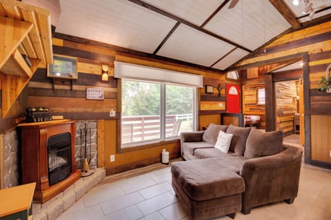Odessa Vacation Rental | 2BR | 1BA | 1,400 Sq Ft | 1 Step Required