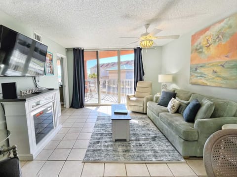 Comfy space to hang out before heading to the beach.