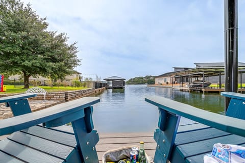 Kick back in comfort with canal views at your feet, the essence of lakeside life