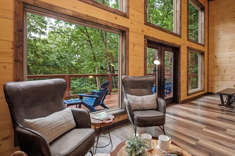 Family Chalet | Living area