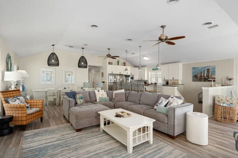 35-web-or-mls-9319-SOOI-TL-Living-V10