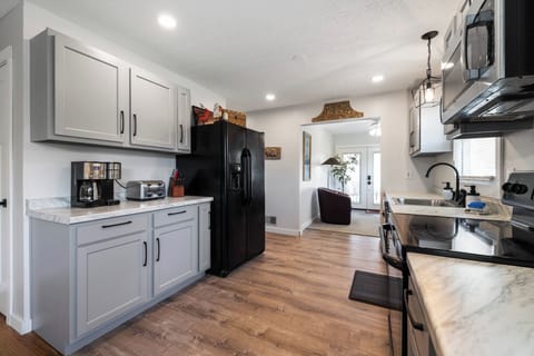 Fridge, Cuisinart Coffee Center makes a 12 cup pot and singles