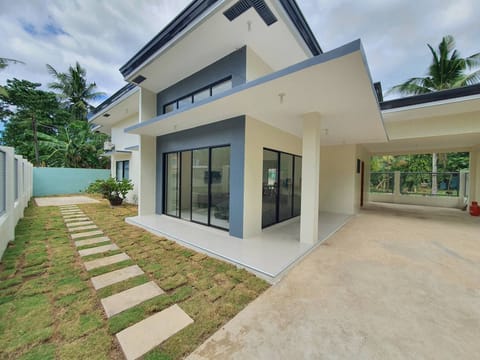 Villa, 4 Bedrooms, Smoking | Front of property