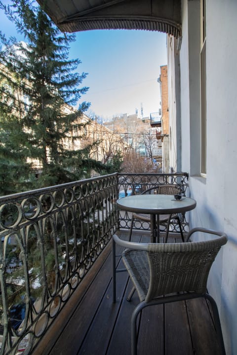 Basic Double Room, 1 King Bed, Balcony | Terrace/patio