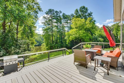 Demorest Vacation Rental | 3BR | 3BA | 2,500 Sq Ft | 4 Steps to Enter