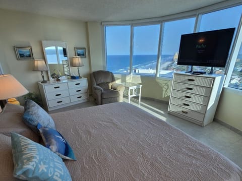 Oceanfront bedroom 1 has a king-size bed, walk-in closet and ensuite bathroom.
