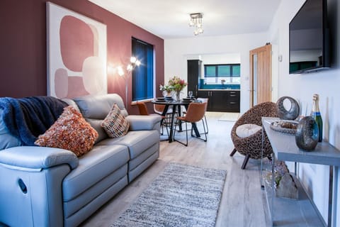 Wiston Street - 2 Bedroom Holiday Home - Pembroke (25172)