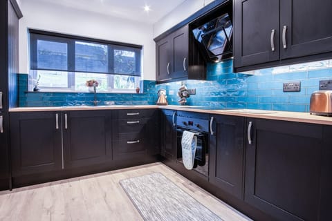 Wiston Street - 2 Bedroom Holiday Home - Pembroke (25165)