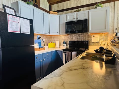 Kitchen Refrigerator Microwave Stove Coffee Tea LL