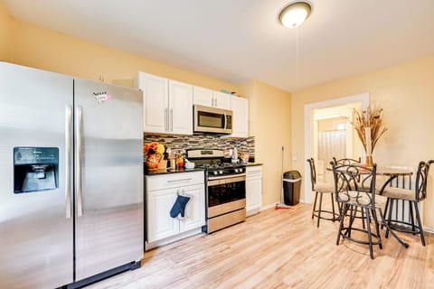 Hartford Vacation Rental | 2BR | 1BA | 1,000 Sq Ft | 6 Steps to Access