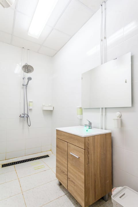 Shower, toilet paper