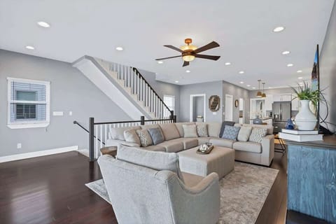 Living room – Open Concept (Second Floor)