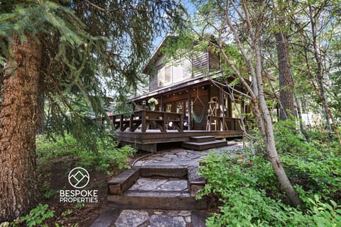 The Outpost is perfect for those looking to experience McCall at its most serene--surrounded by mature trees, with Payette Lake to the east, granite peaks to the west, and still just a short drive to downtown and Brundage Mountain Resort