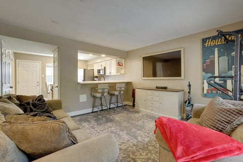 Apartment (2 Bedrooms) | Front of property