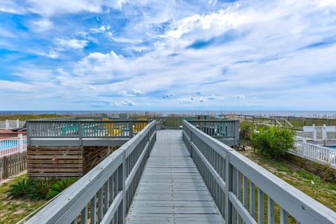 Grannys Place-Deck & Beach Access