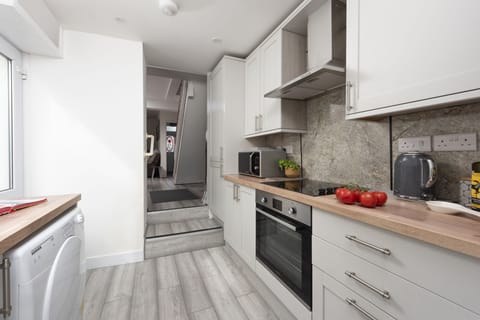 Access to garden and dining / living area - Bryher Cottage, Stay Ca Holidays