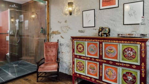 Deluxe Double Room, Balcony, Mountain View | Iron/ironing board, travel crib, free WiFi, bed sheets