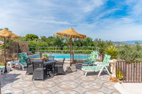 Rural house in Alhaurín el Grande with pool and views ideal for holidays in Málaga
