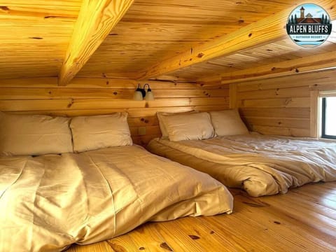 Log Cabin Tiny Home | Premium bedding, down comforters, iron/ironing board, free WiFi