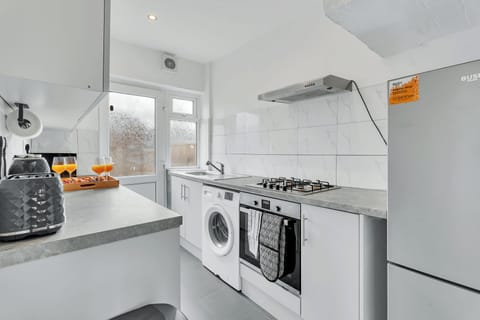 Fully equipped kitchen for daily cooking