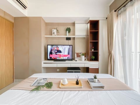 Deluxe Apartment | Iron/ironing board