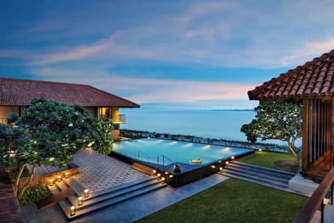 3 outdoor pools