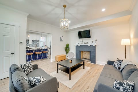 Pittsburgh Vacation Rental | 3BR | 2.5BA | 1,364 Sq Ft | Stairs Required