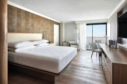 In-room safe, desk, laptop workspace, iron/ironing board