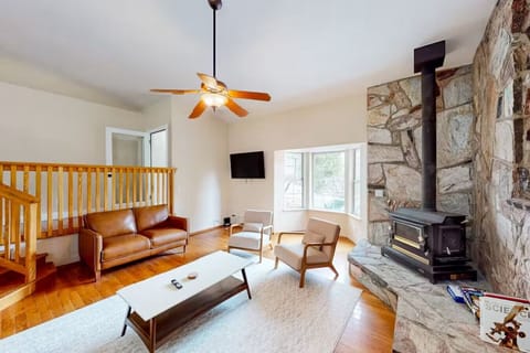 Living area w/wood-burning fireplace
