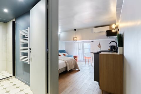 Apartment | 1 bedroom, laptop workspace, iron/ironing board, bed sheets