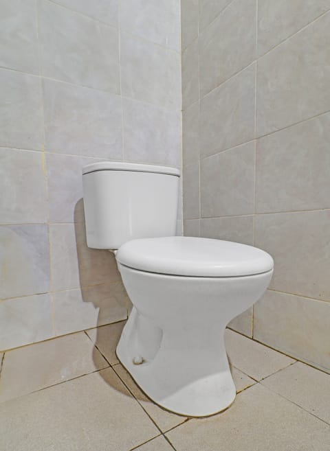 Standard Suite, 1 Double Bed | Bathroom | Shower, bidet, towels, soap