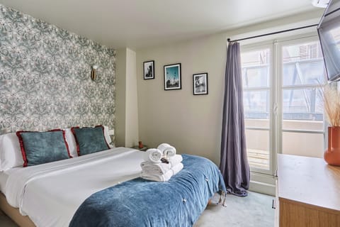Apartment | 1 bedroom, laptop workspace, iron/ironing board, bed sheets