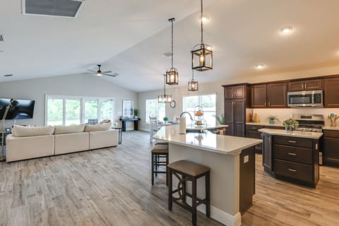 House (3 Bedrooms) | Interior