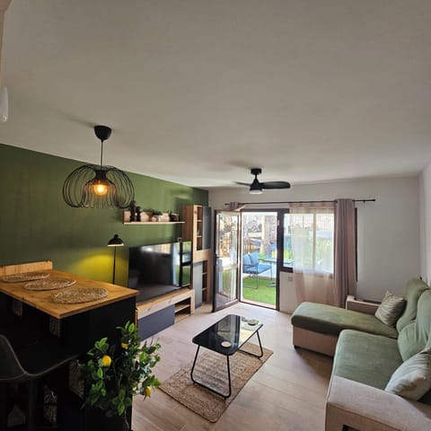 Storage bar area and stools