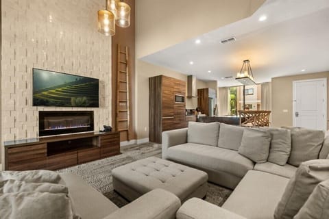 7528 Brooklyn Drive (2).jpg