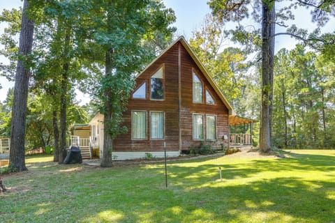 Hemphill Vacation Rental | 3BR | 3BA | Stairs Required | 1,650 Sq Ft