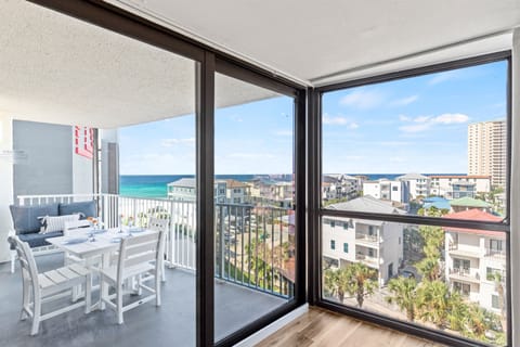 Great water views with Floor to Ceiling Windows