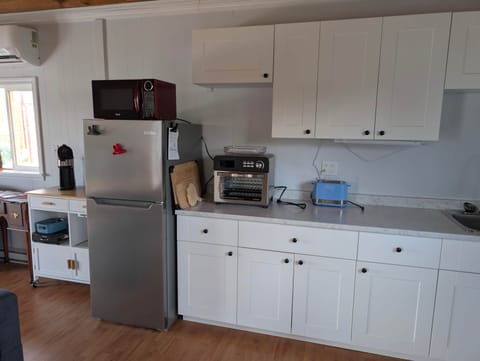 Kitchen | Cliff Haven on the Bay