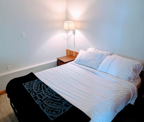 Queen Bed in the Bedroom - Sitka Suite #5 | Serviced Apartment