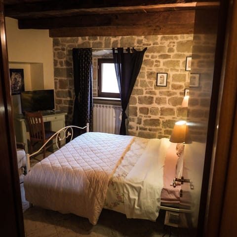 Autumn, Bedroom, Spring, Summer