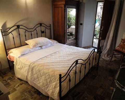 Autumn, Bedroom, Spring, Summer