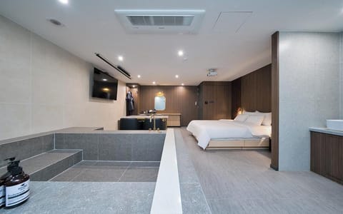 Royal Studio Suite | Premium bedding, memory foam beds, individually decorated, desk