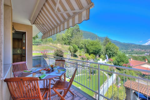 Family Apartment, Multiple Bedrooms (A Due Passi Dal Bosco) | Outdoor dining