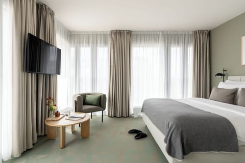 Comfort Studio | In-room safe, desk, laptop workspace, soundproofing