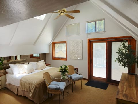 King Size Bed with a Balcony right on the Lake