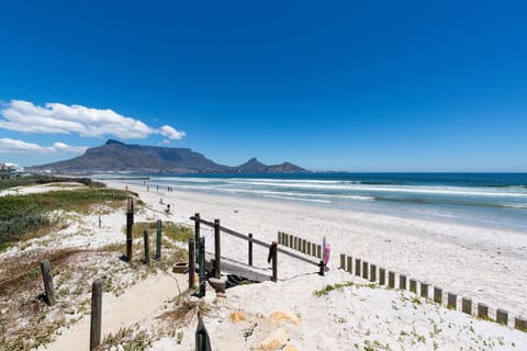 Apartment (2 Bedrooms) | Front of property
